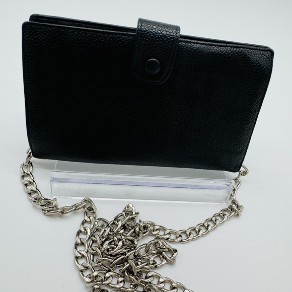 Chanel 🖤 Black Wallet on Chain - Picture 2 of 9